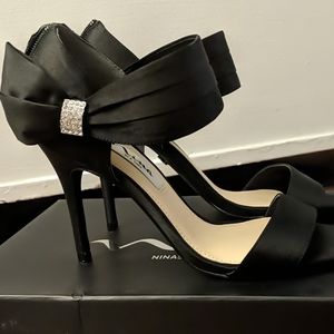 Nina Cosmos Black Luster Satin Women's USA 7.5